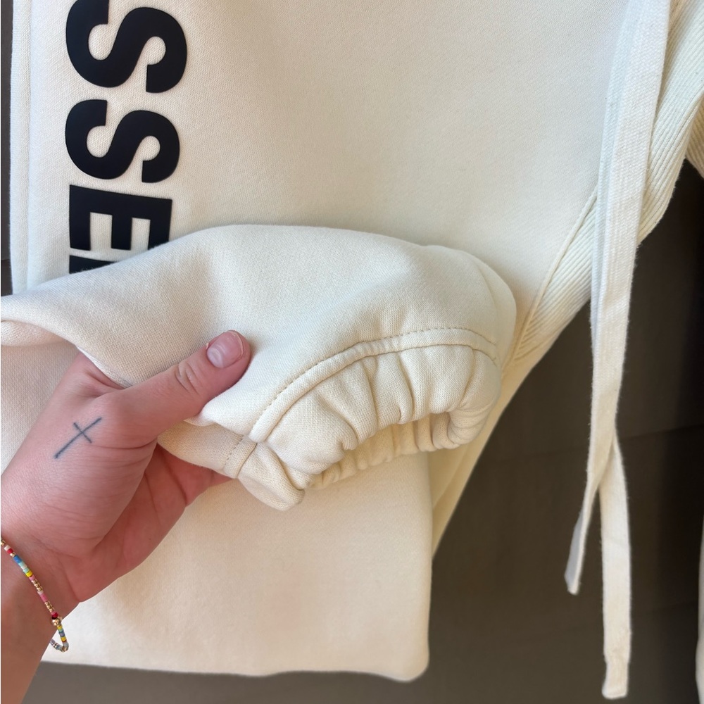 Essentials Sweatpants | L - Picture 6 of 12